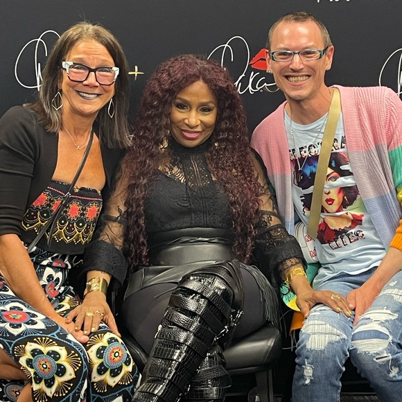 LIVE SHOWS / HOST APPRECIATION - Picture 3 of 14